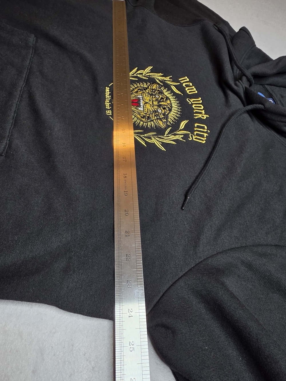 Divided H&M‎ Black Hoodie with Gold Embroidered Tiger and Red Accent Large - Picture 7 of 9
